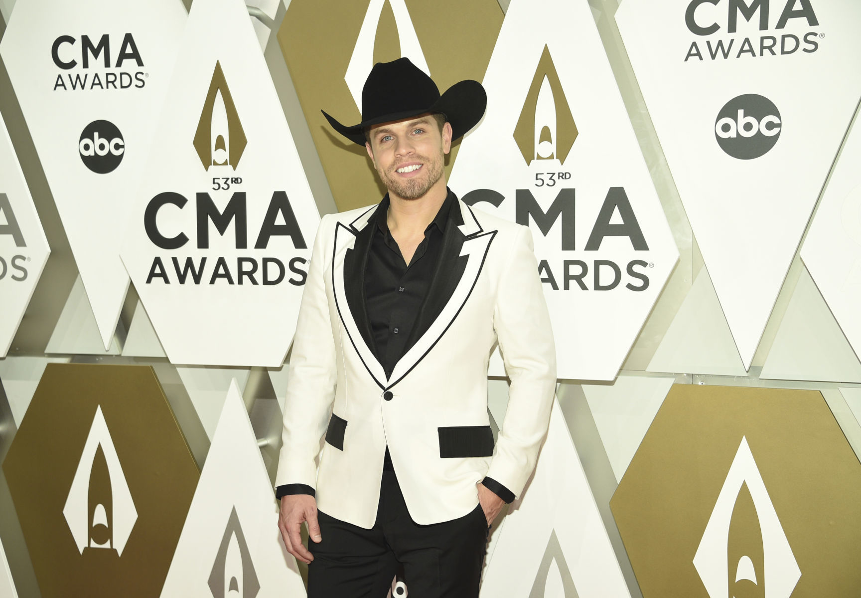 53rd Annual CMA Awards - Arrivals